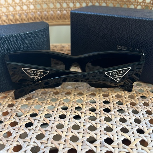 NWT Prada Sunglasses with Triangle Logo - Picture 2 of 8